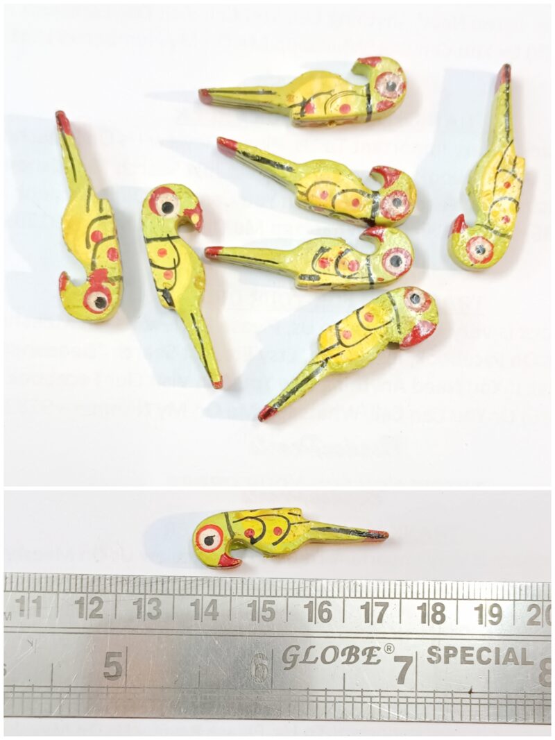 Light Yellow Wooden Parrots Beads Size 3.5 Cm - 25 Pieces - Image 3