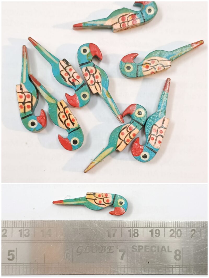 Green Wooden Parrots Beads Size 3.5 Cm - 25 Pieces - Image 3