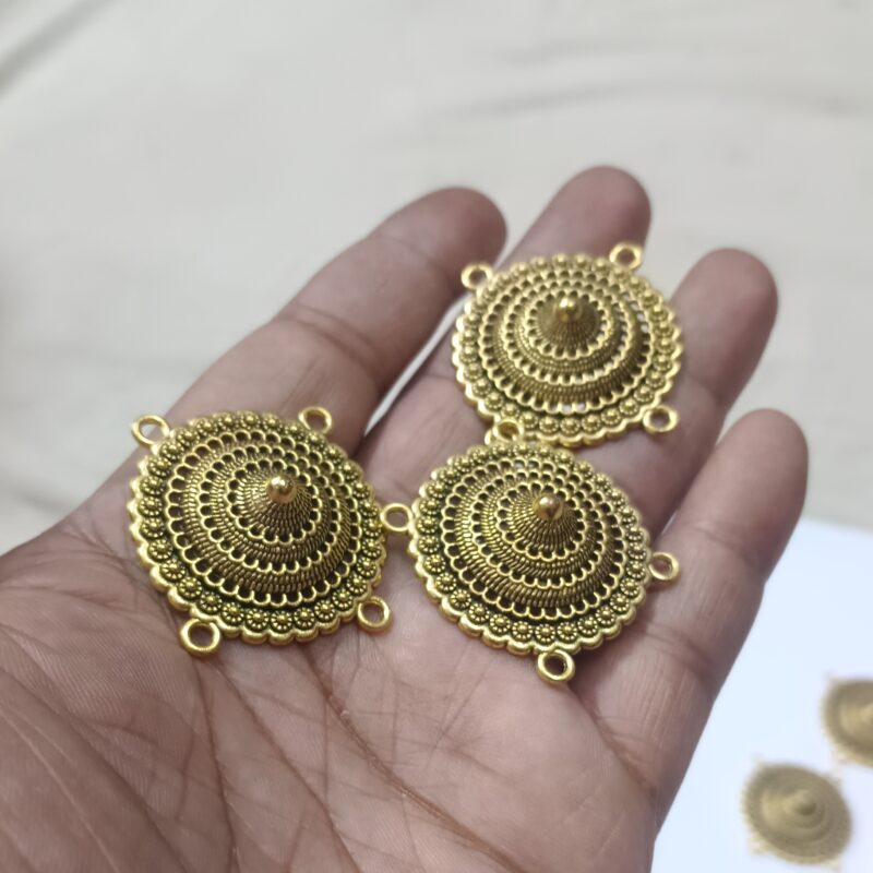 Oxidized Golden Plated Charms With Four Loop 35Mm – Pack of 10 Piece - Image 2