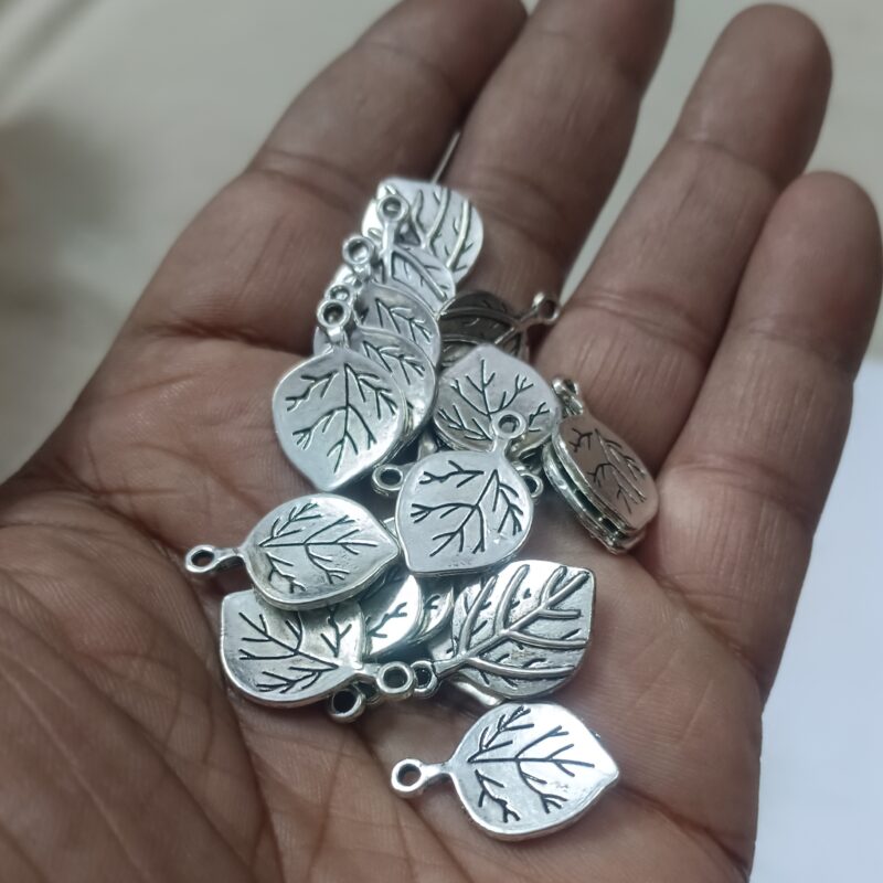 Oxidized Silver Plated Large Leaf Shaped With Single Loops Charms 20X15Mm - Pack of 15 Pieces - Image 2