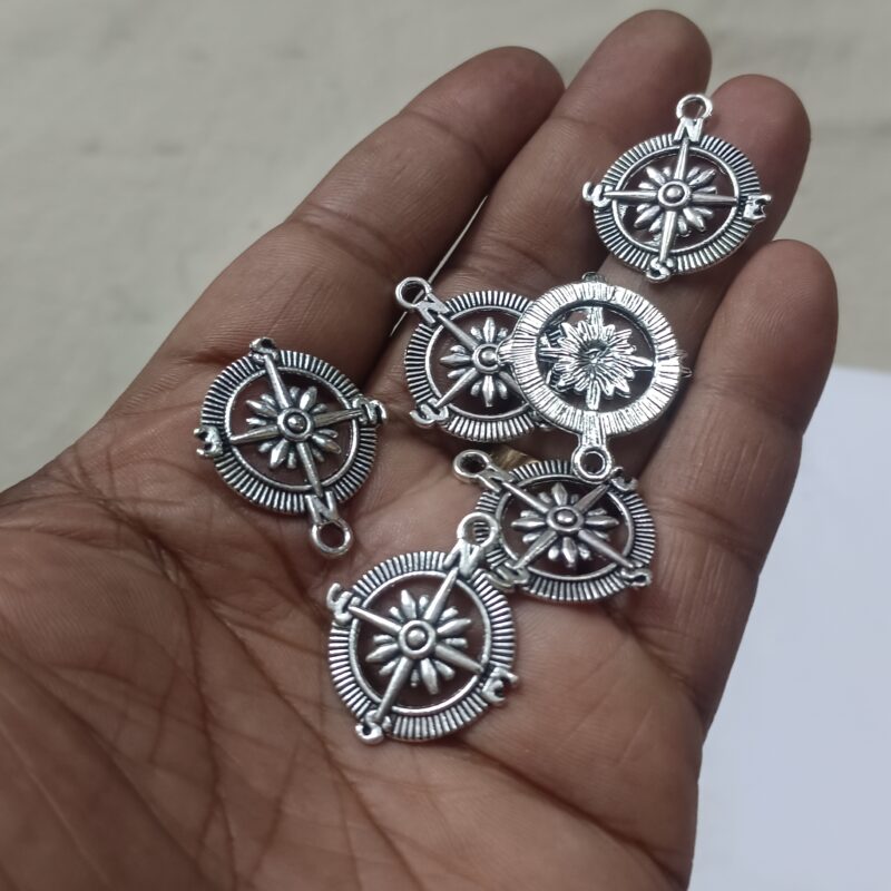 Oxidized Silver Plated Compass Shaped Charms With Single Loops 23Mm  - Pack of 25 Piece - Image 2